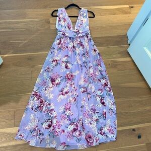 EUC, Lulu’s Lavender floral long dress, fully lined with side leg split. Size S